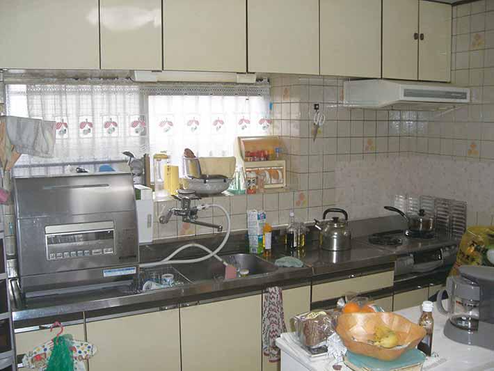 090302matuda-kitchen-before.jpg