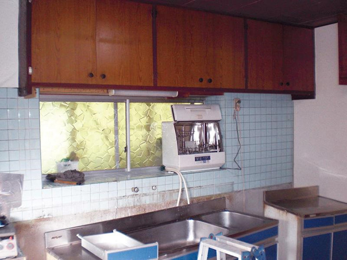 110112miyamoto-kitchen-before.jpg