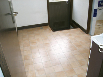 クッションフロア貼替で温もりある空間に。