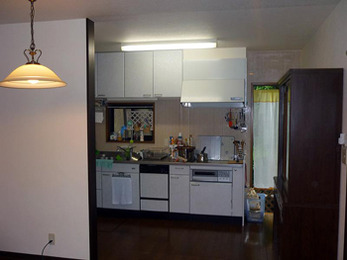 壁を取り除き広々LDKに。