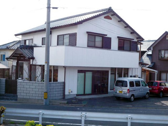 １５年ぶりの塗装で真新しいお家へ外装リフォーム