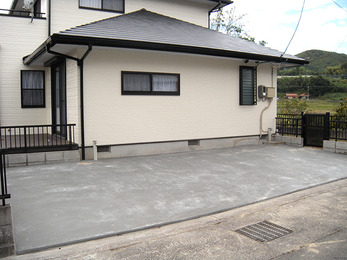 中庭が広々とした駐車場になりました。